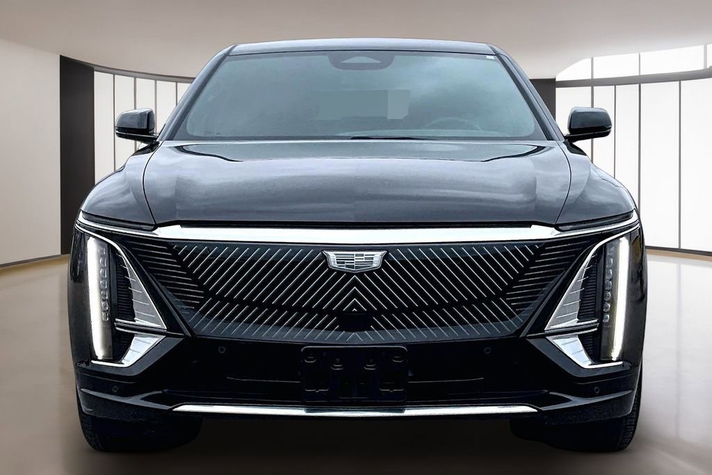 Used 2024 Cadillac Lyriq Tech AWD/4WD image 3