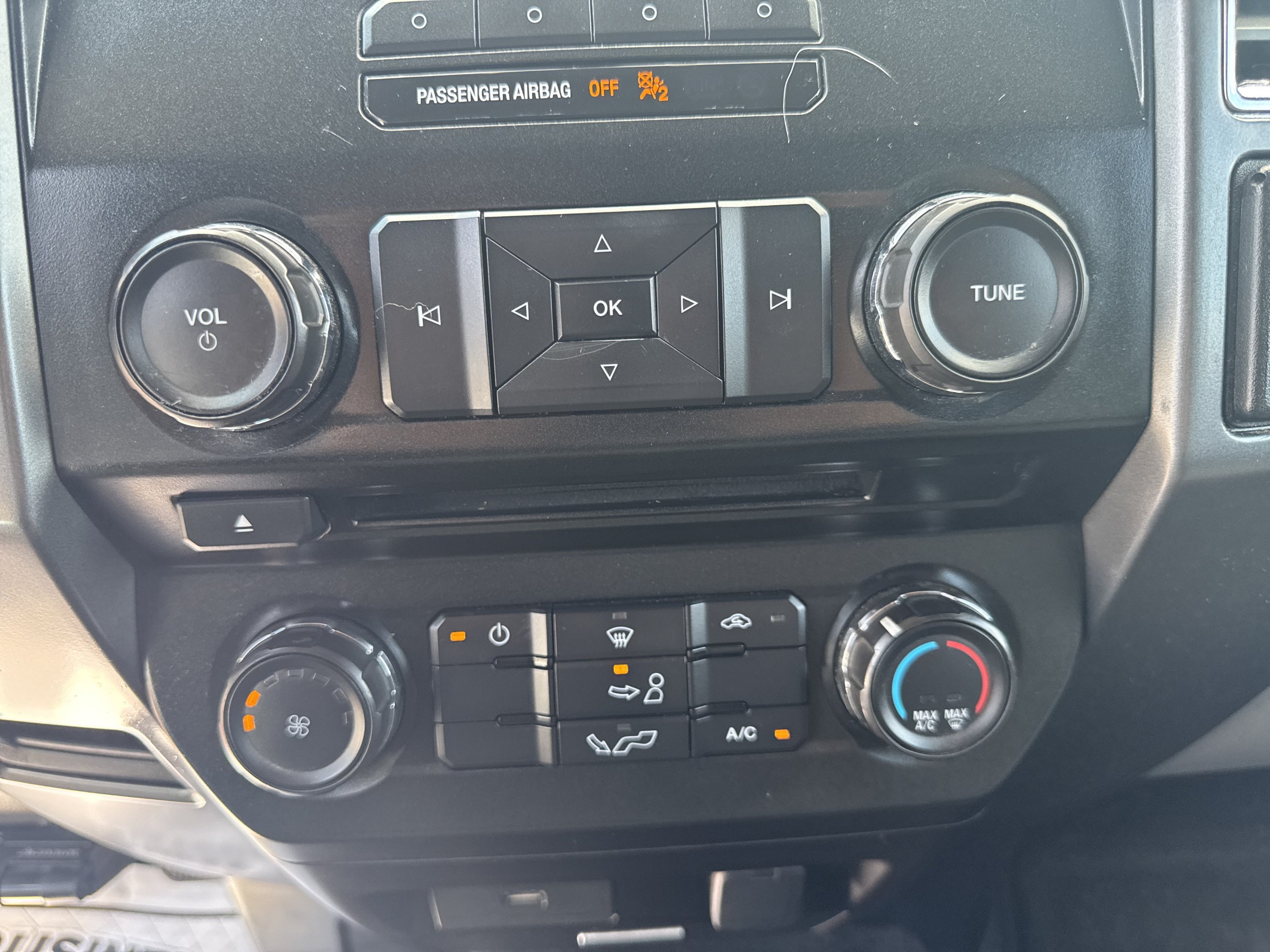Used 2016 Ford F150 XLT AWD/4WD image 15