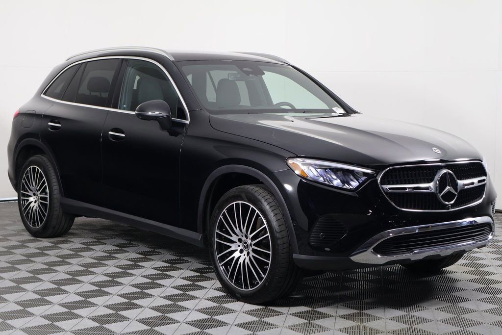Certified 2025 Mercedes-Benz GLC 300 image 3