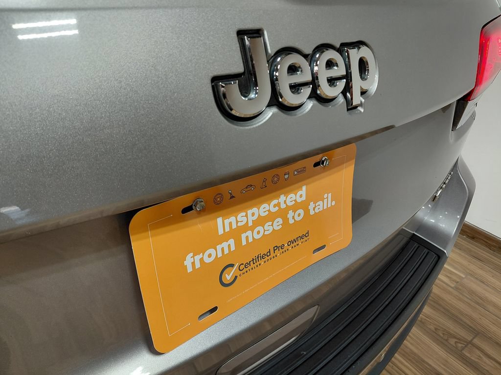 Certified 2017 Jeep Grand Cherokee Laredo w/ Quick Order Package 23E AWD/4WD image 20
