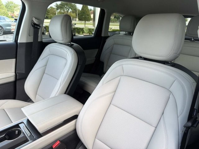 New 2026 Lincoln Nautilus Premier AWD/4WD image 13