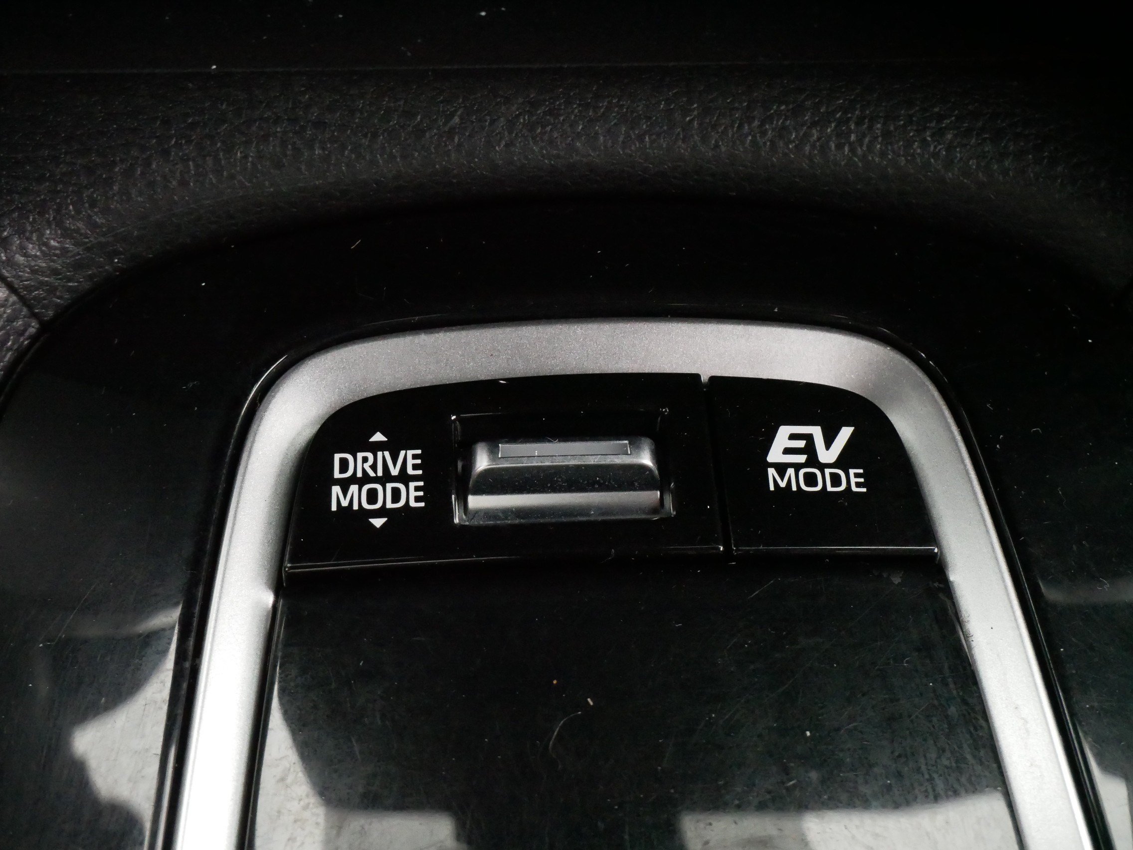 Certified 2023 Toyota Corolla Cross AWD Hybrid image 28