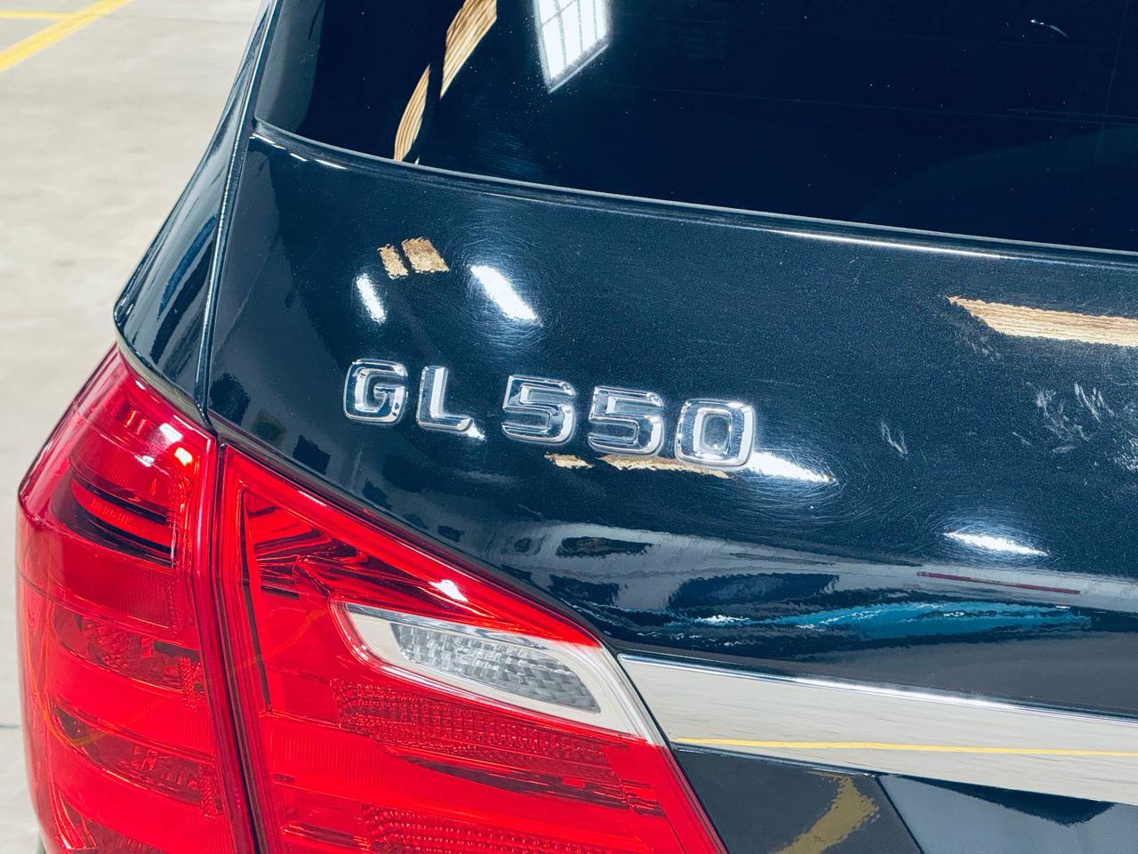 Used 2014 Mercedes-Benz GL 550 4MATIC image 25