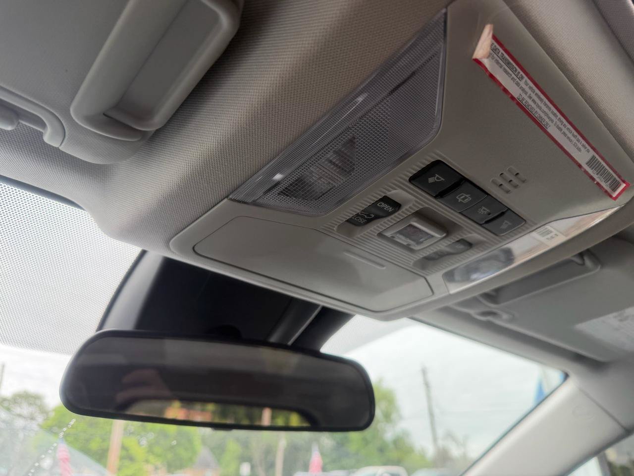 Used 2019 Toyota RAV4 XLE AWD/4WD image 13