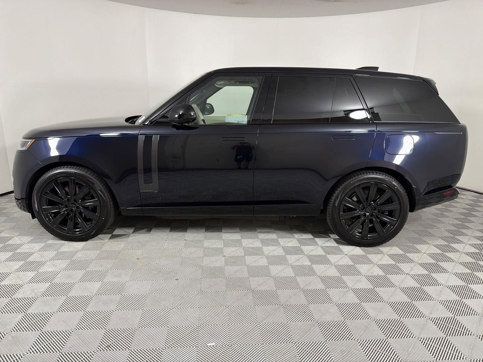 New 2026 Land Rover Range Rover Autobiography image 2