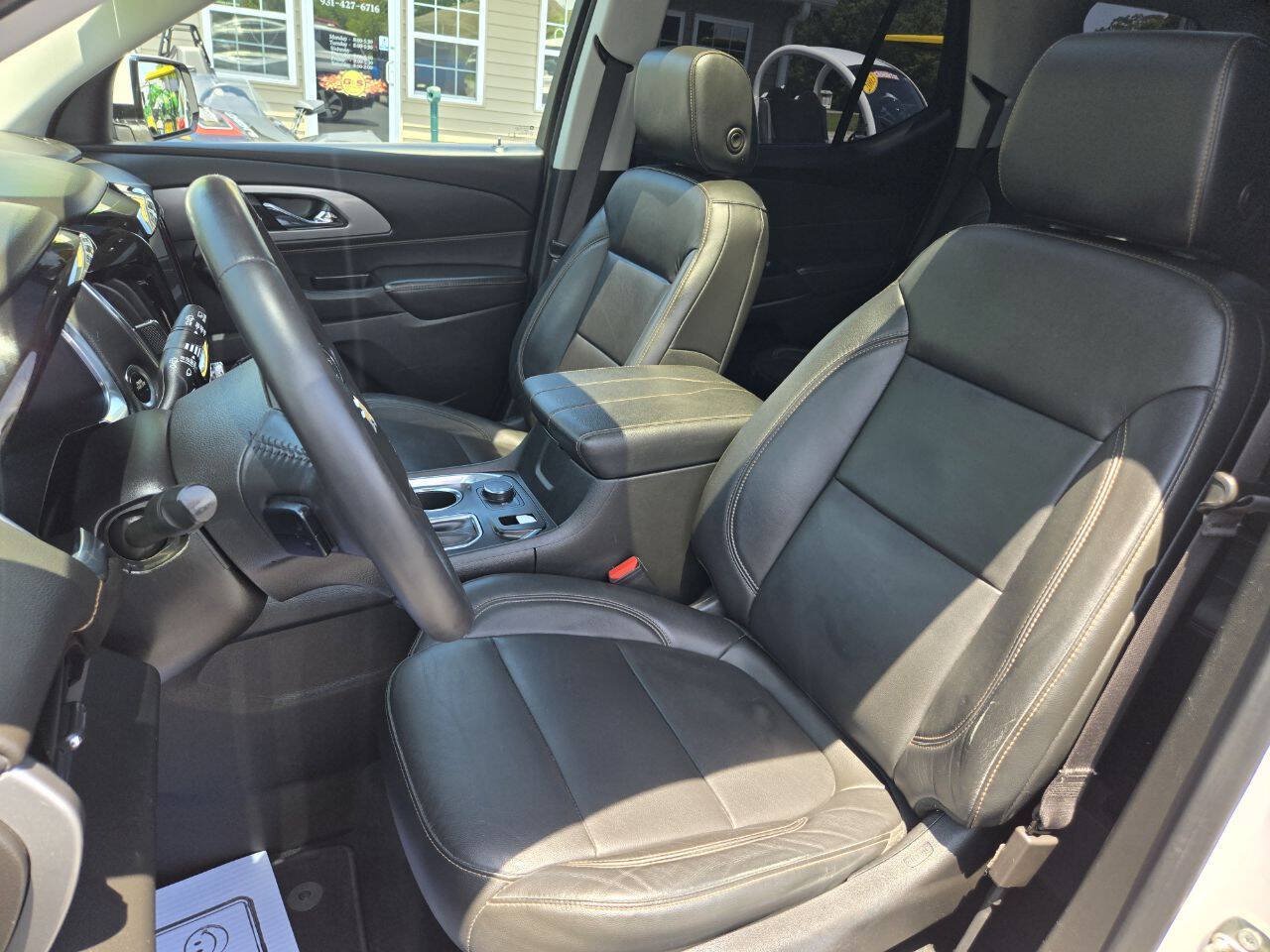 Used 2019 Chevrolet Traverse LT FWD image 39