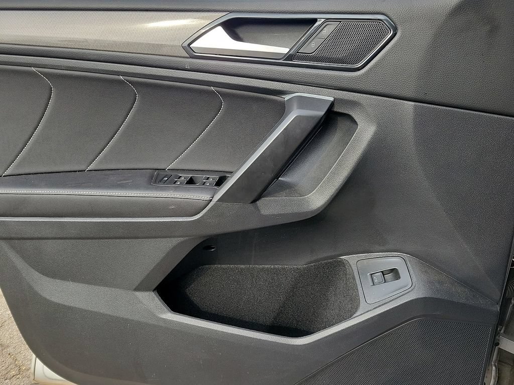 Used 2024 Volkswagen Tiguan SE FWD image 16