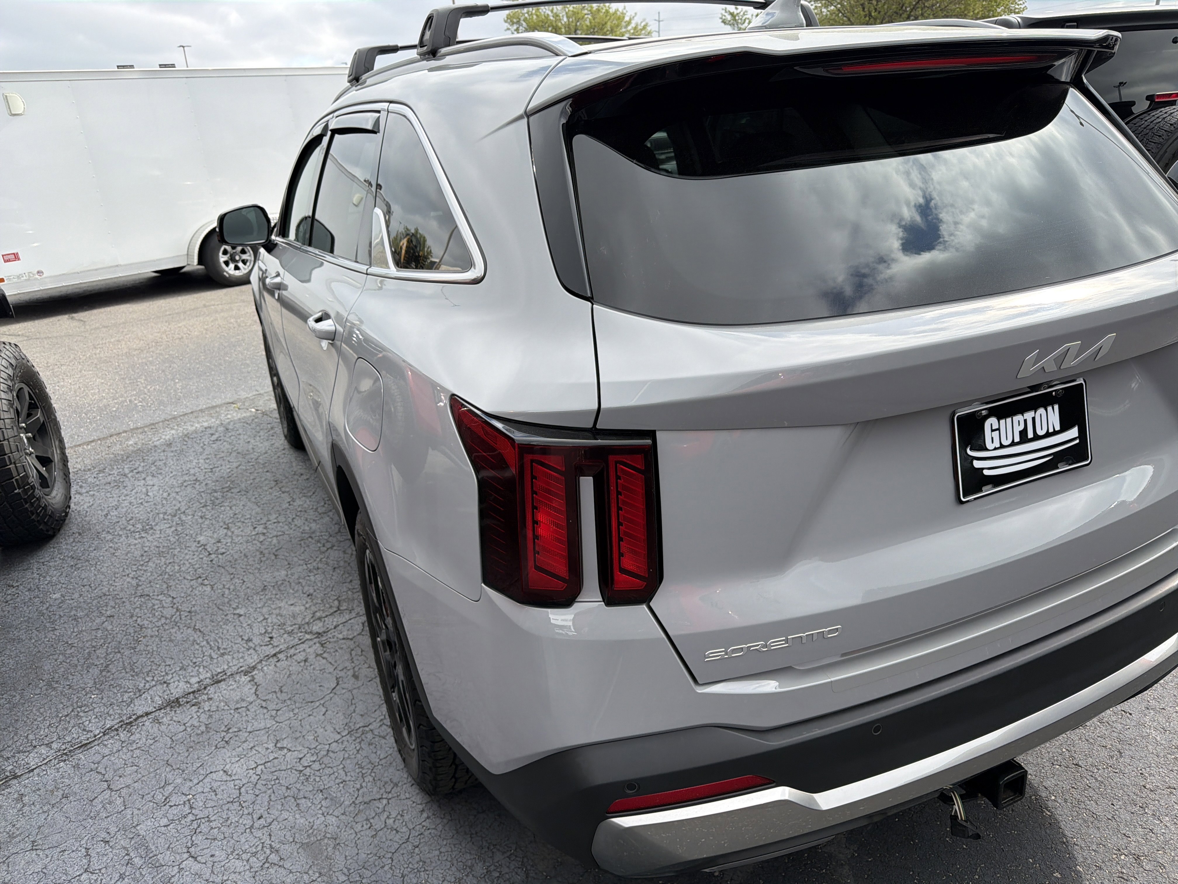Used 2024 Kia Sorento S w/ Panoramic Sunroof Package image 11