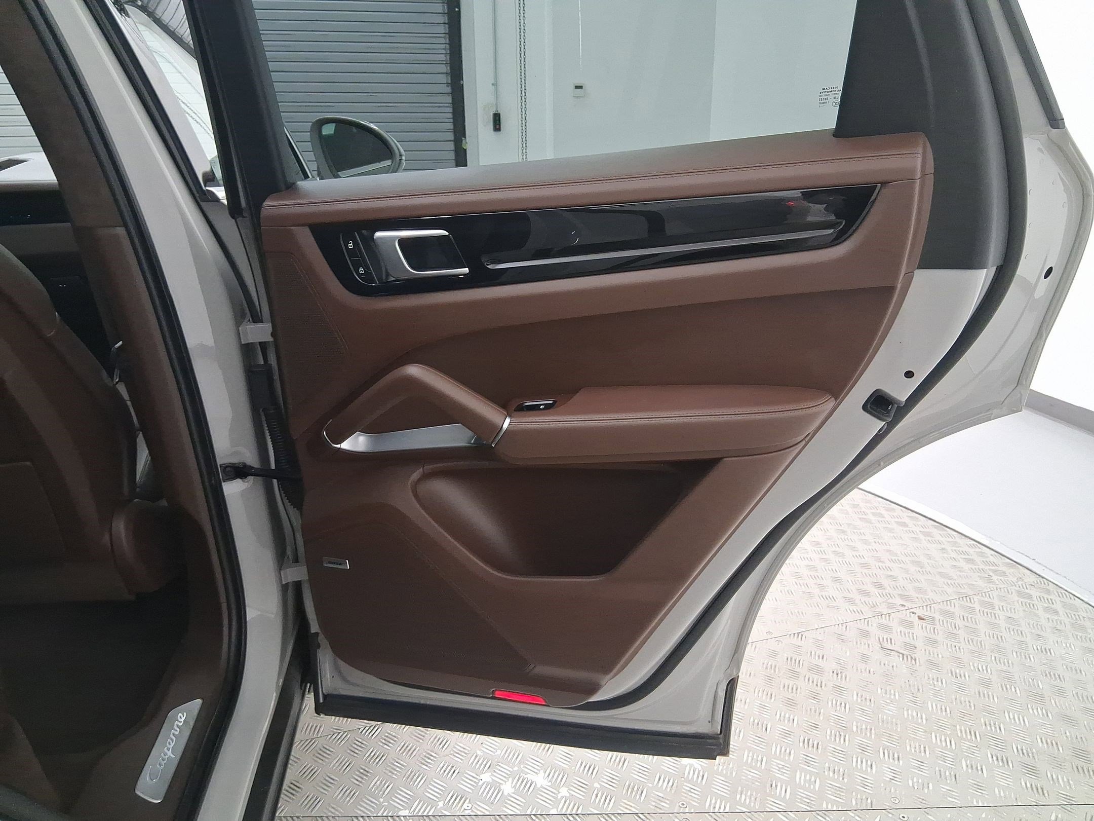 Certified 2022 Porsche Cayenne Turbo image 36