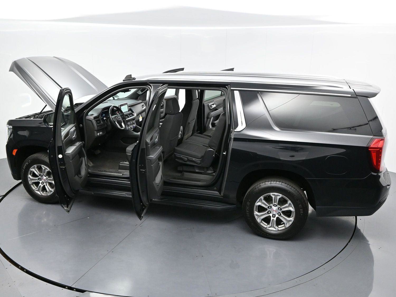 Used 2023 GMC Yukon XL SLE w/ Gmc Pro Safety Plus Package AWD/4WD image 41