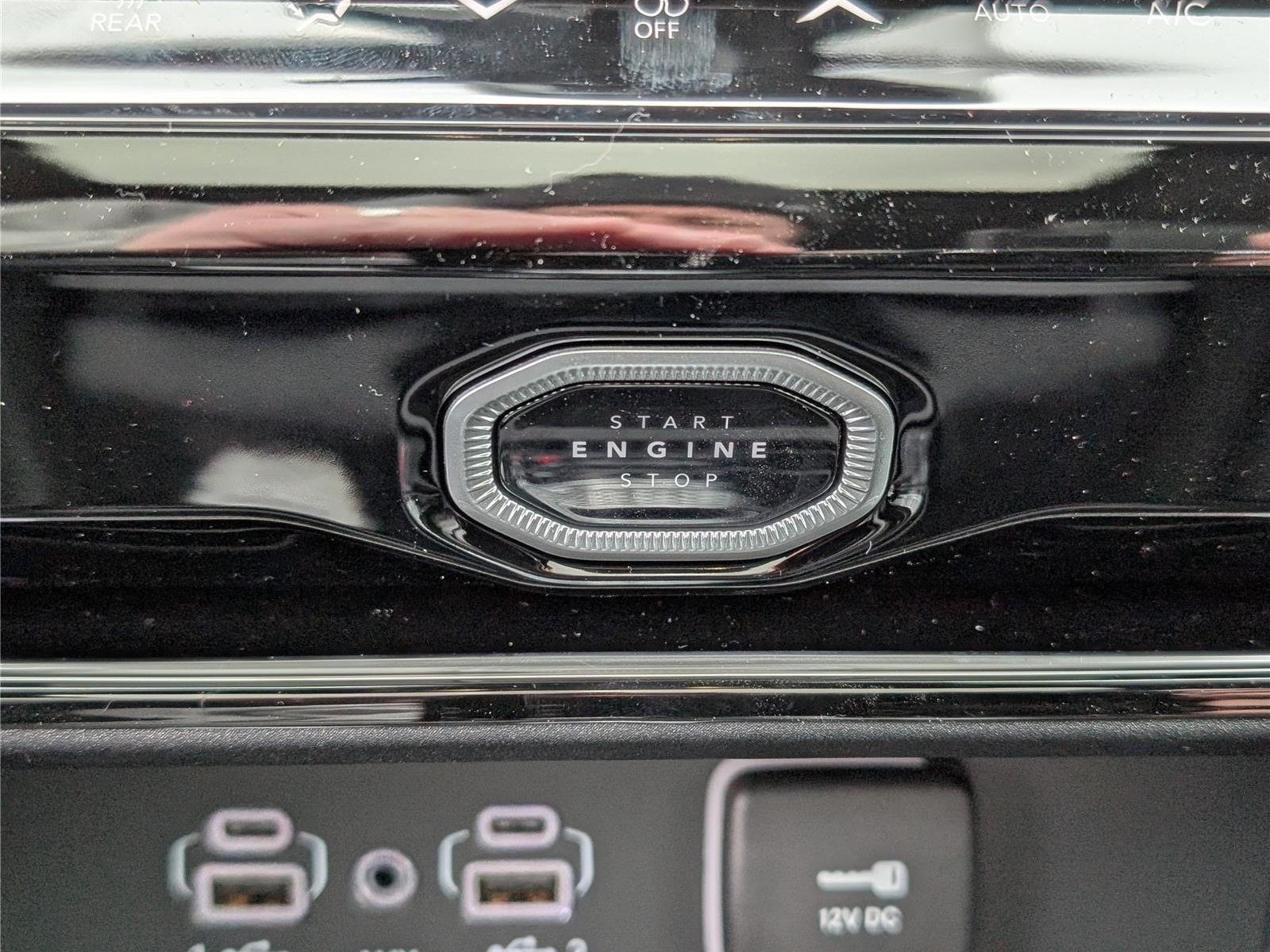 New 2026 Jeep Grand Cherokee Altitude AWD/4WD image 19