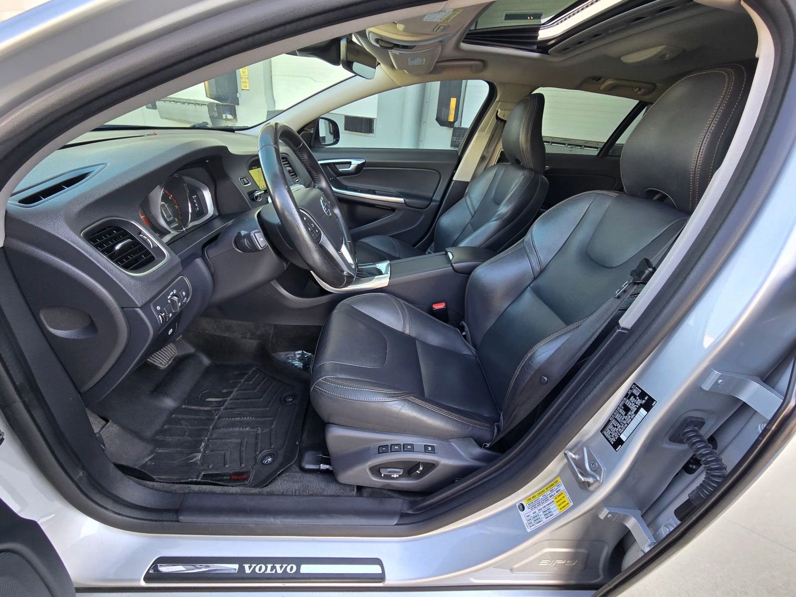 Used 2016 Volvo V60 T5 Cross Country w/ Convenience Package AWD/4WD image 12