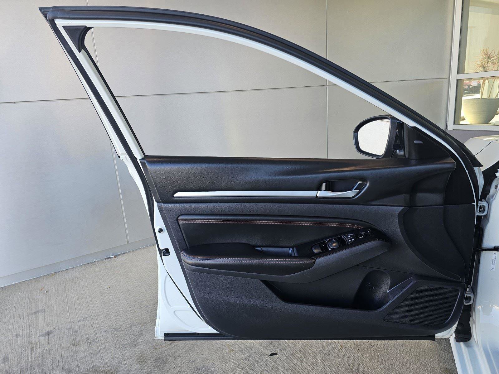 Used 2023 Nissan Altima 2.5 SR image 19