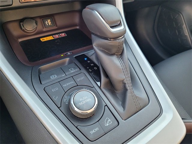 Used 2025 Toyota RAV4 Limited image 23