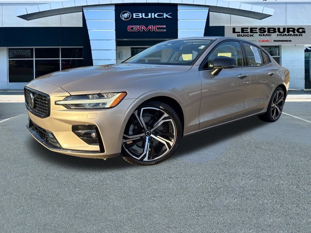 Used 2024 Volvo S60 B5 Plus w/ Climate Package image 3