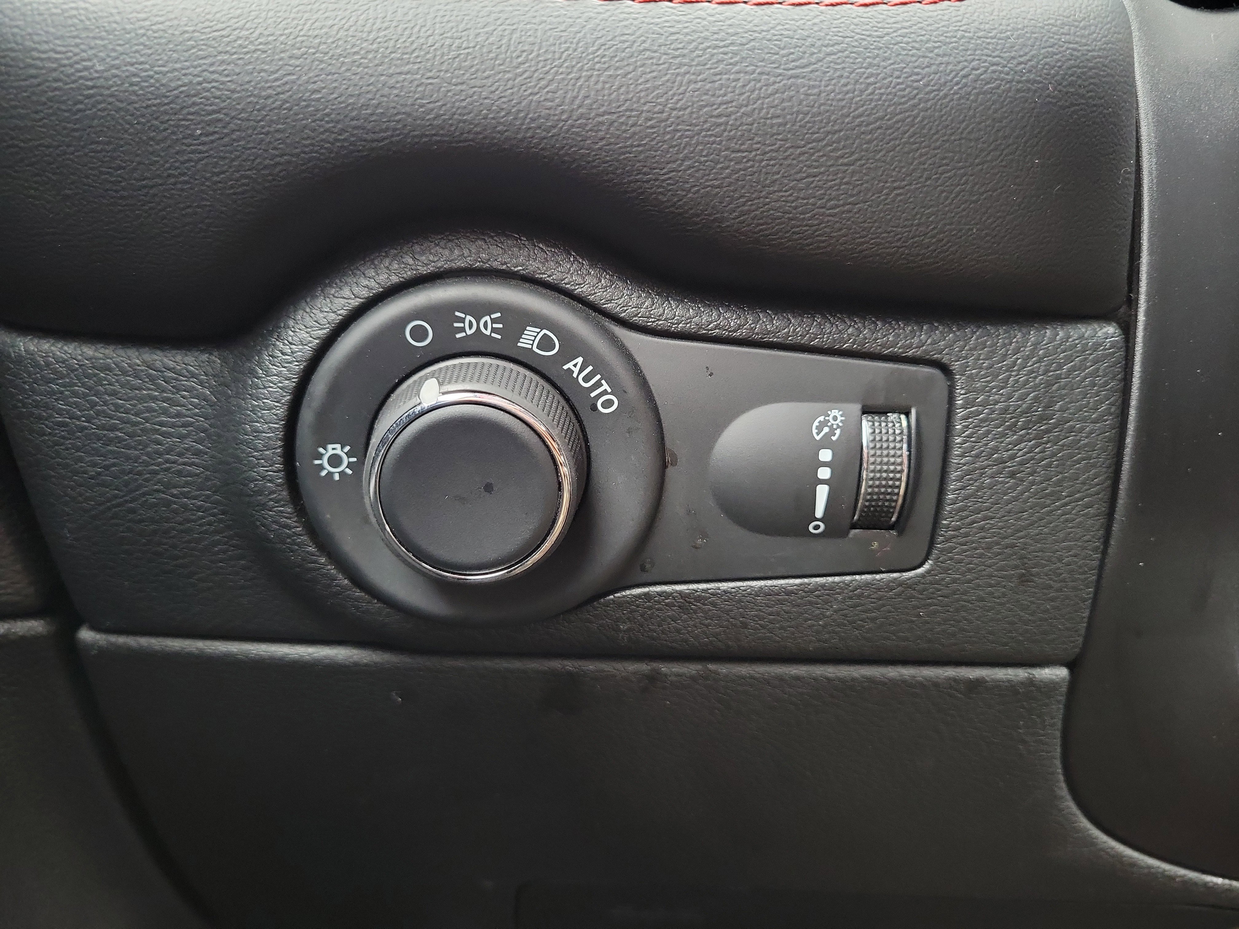 Used 2024 Dodge Durango GT image 24