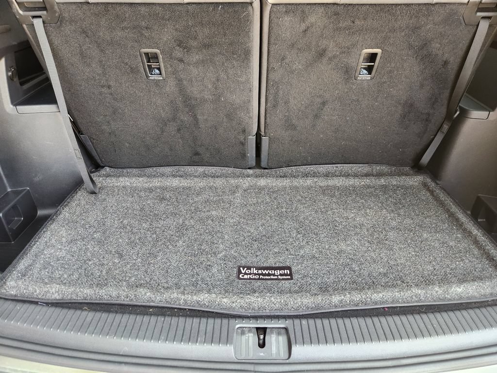 Used 2024 Volkswagen Atlas Peak Edition SE AWD/4WD image 34