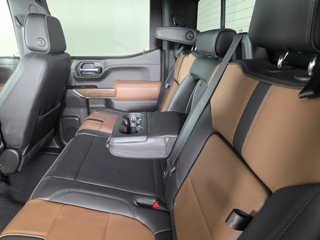 Used 2022 Chevrolet Silverado 1500 High Country w/ Technology Package image 34