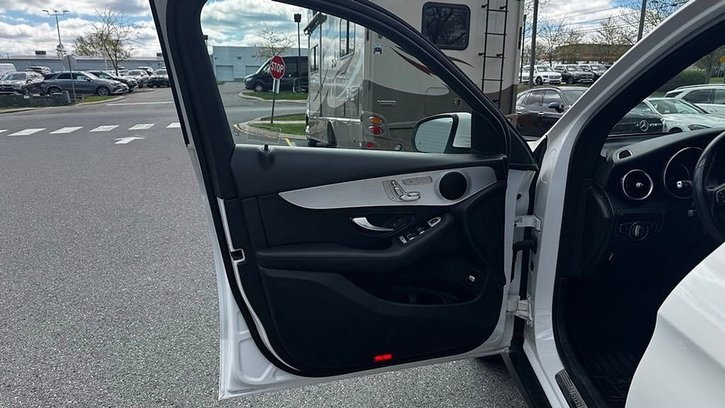 Used 2019 Mercedes-Benz GLC 300 4MATIC image 15