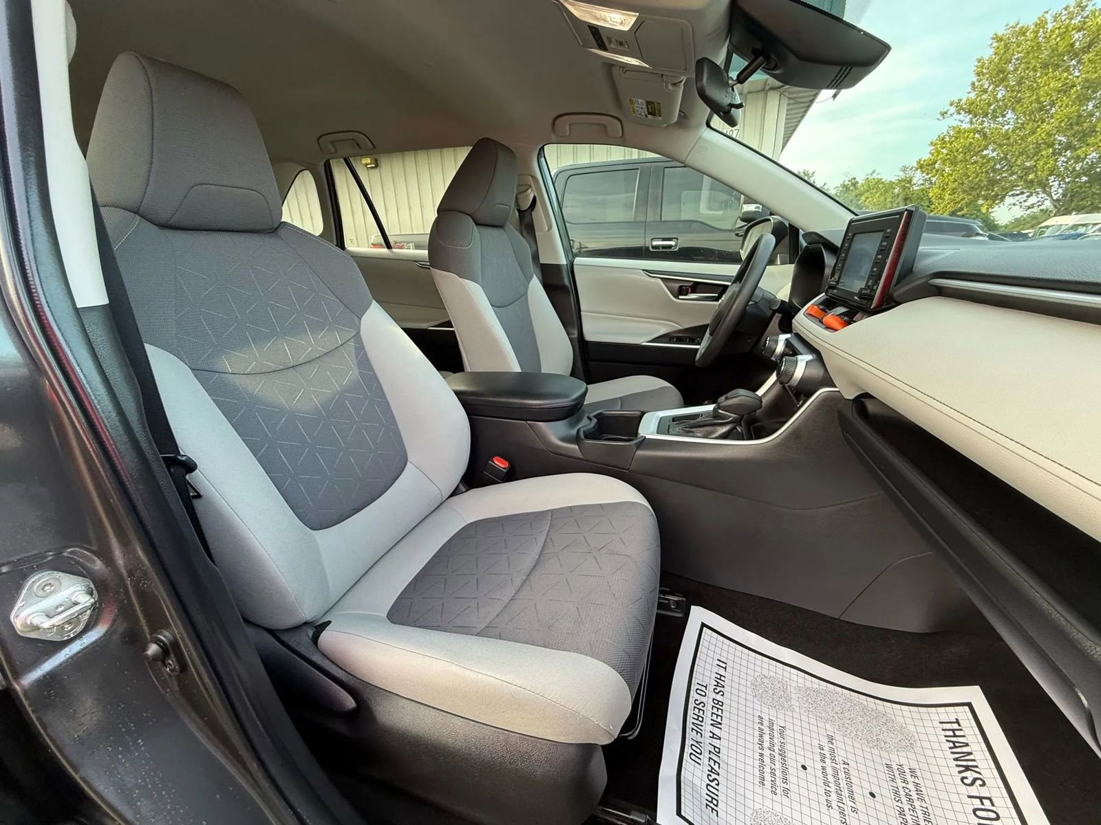 Used 2022 Toyota RAV4 XLE image 10