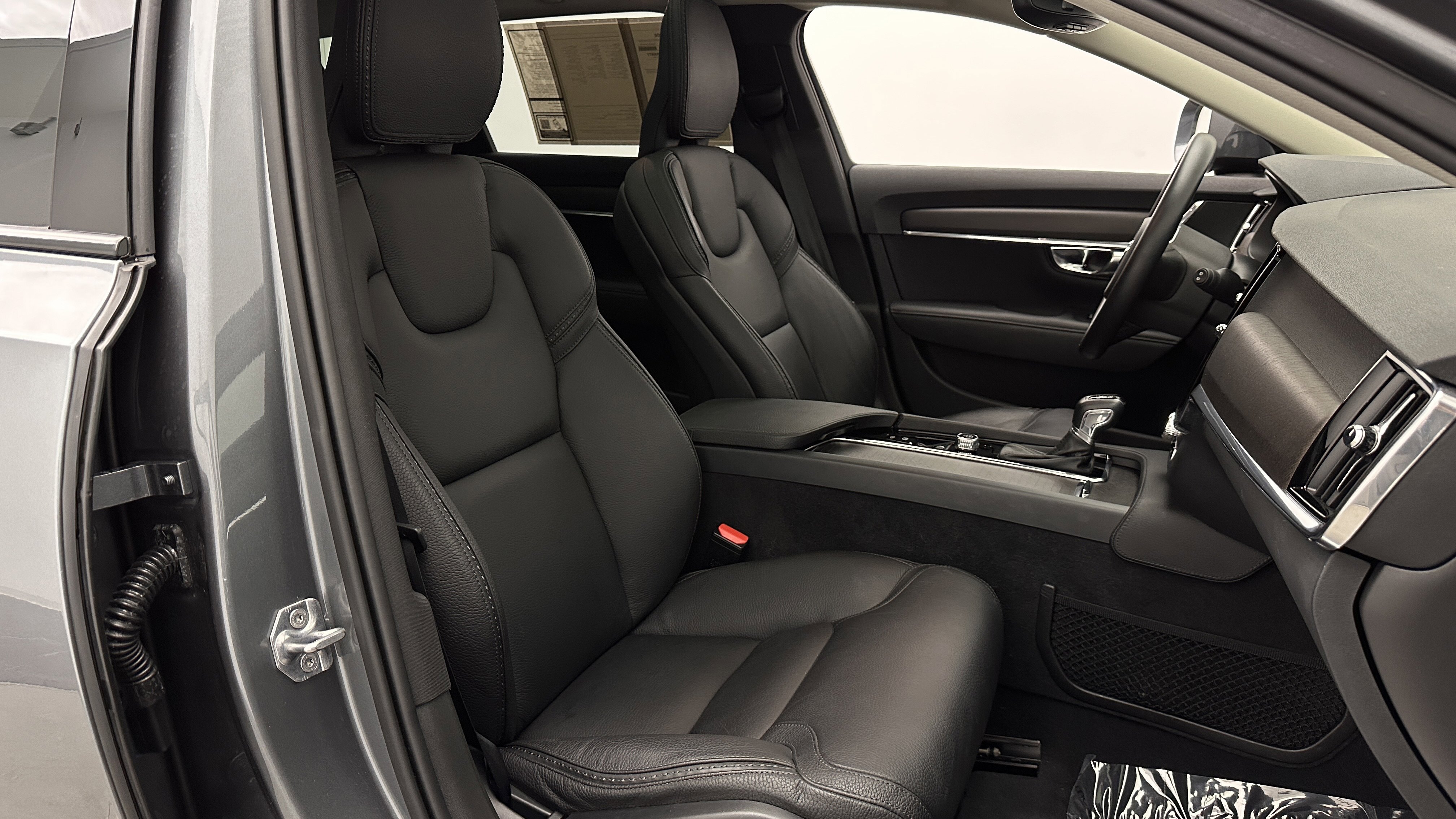 Used 2019 Volvo V90 T6 Cross Country w/ Advanced Package AWD/4WD image 37