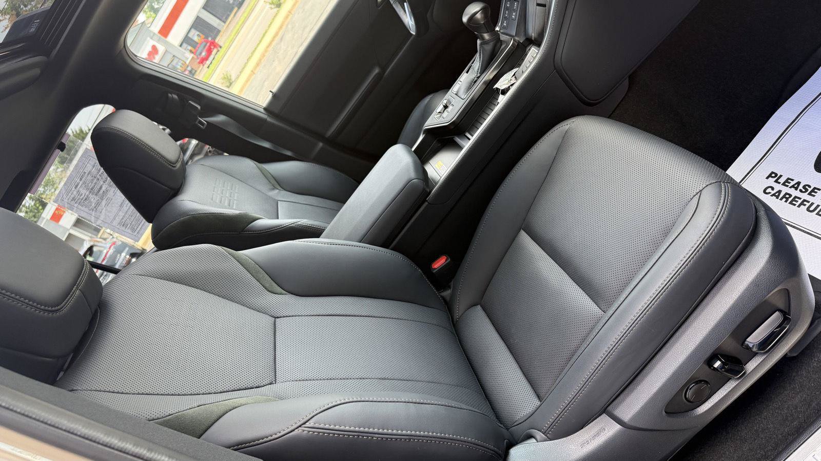 Used 2025 Lexus GX 550 AWD/4WD image 37