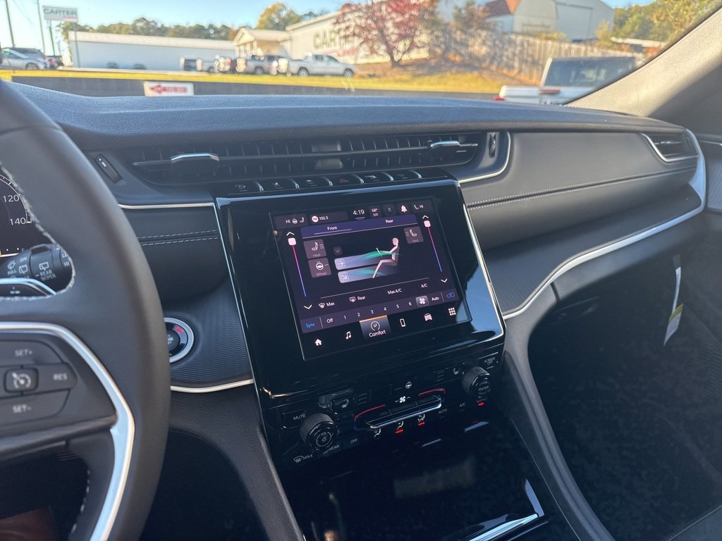 New 2025 Jeep Grand Cherokee L Altitude image 35