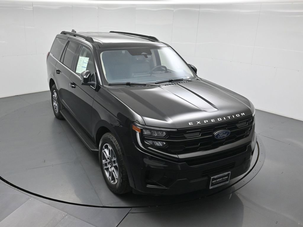 Certified 2025 Ford Expedition Active AWD/4WD image 39