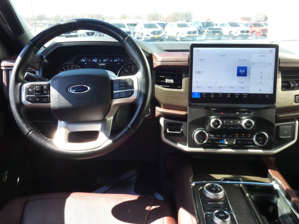 Used 2022 Ford Expedition Max Limited image 6