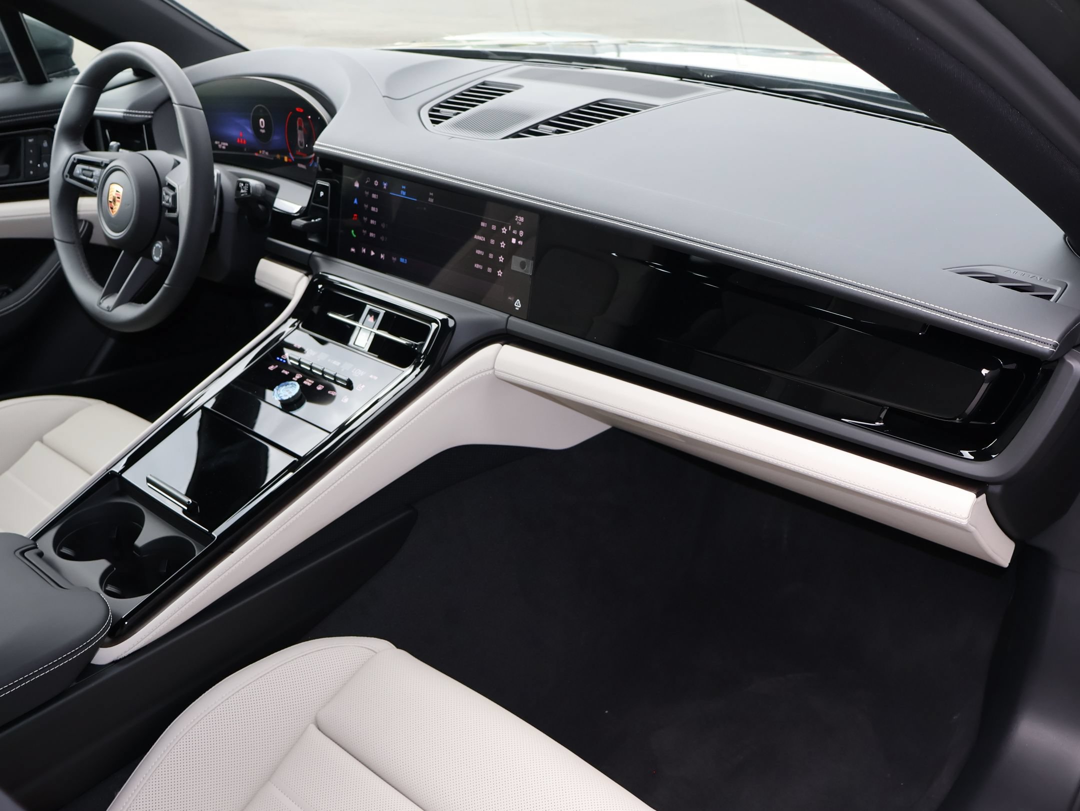 New 2026 Porsche Panamera 4 AWD/4WD image 30