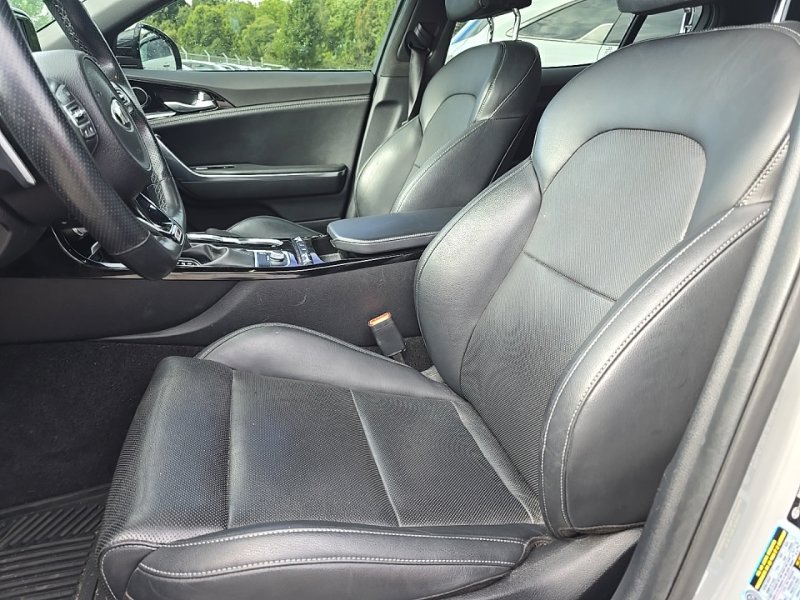 Used 2021 Kia Stinger GT-Line AWD/4WD image 11