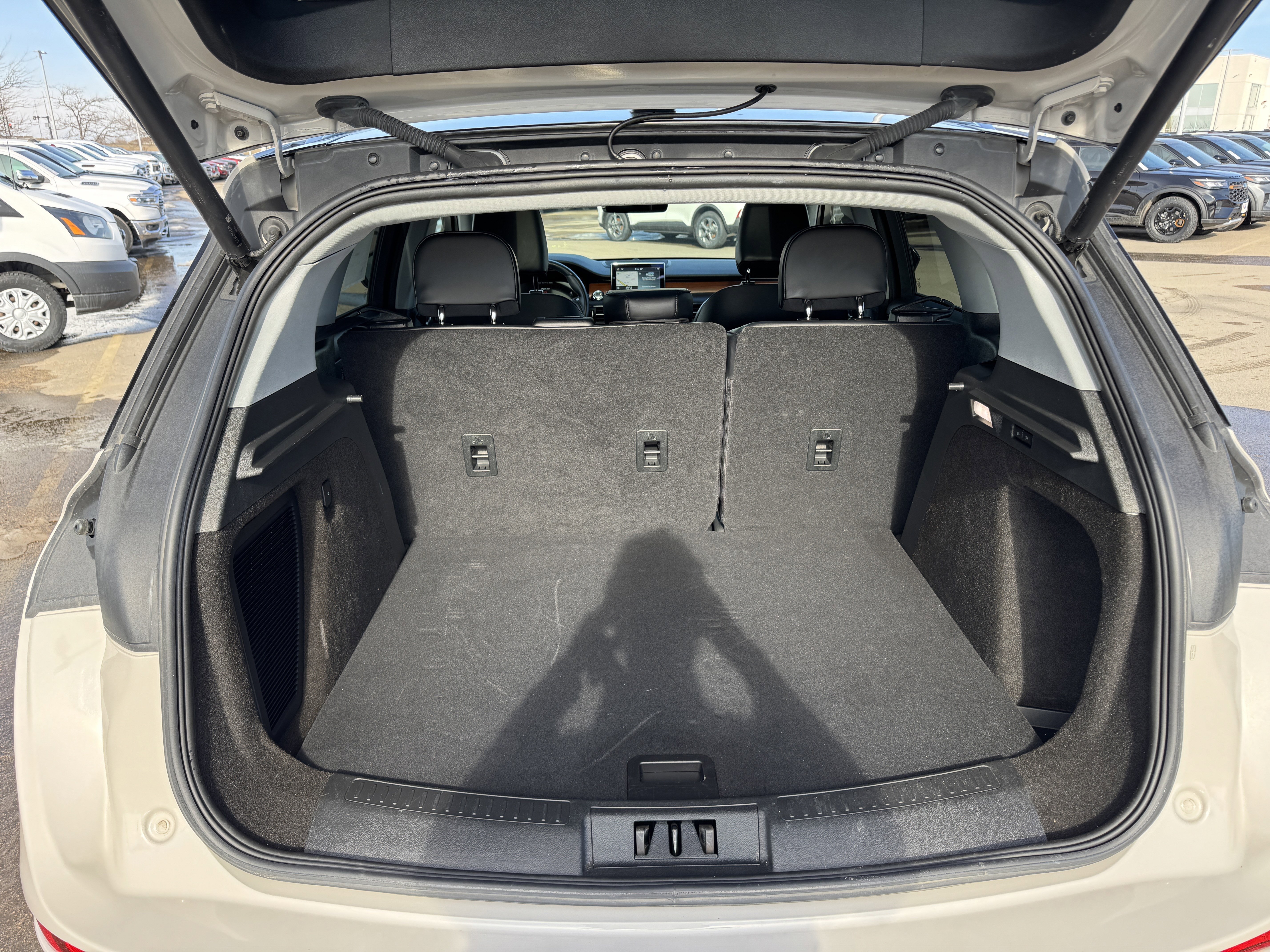 Used 2022 Lincoln Corsair Reserve w/ Luxury Package image 22