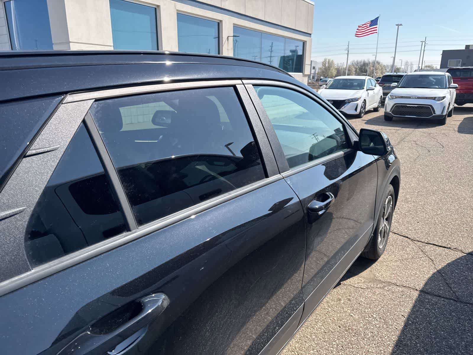 Used 2023 Kia Niro EX image 8