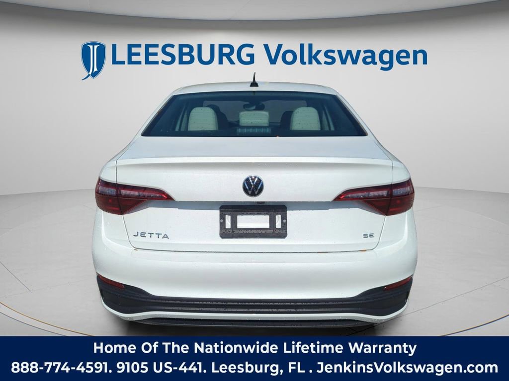 Used 2024 Volkswagen Jetta SE FWD image 7