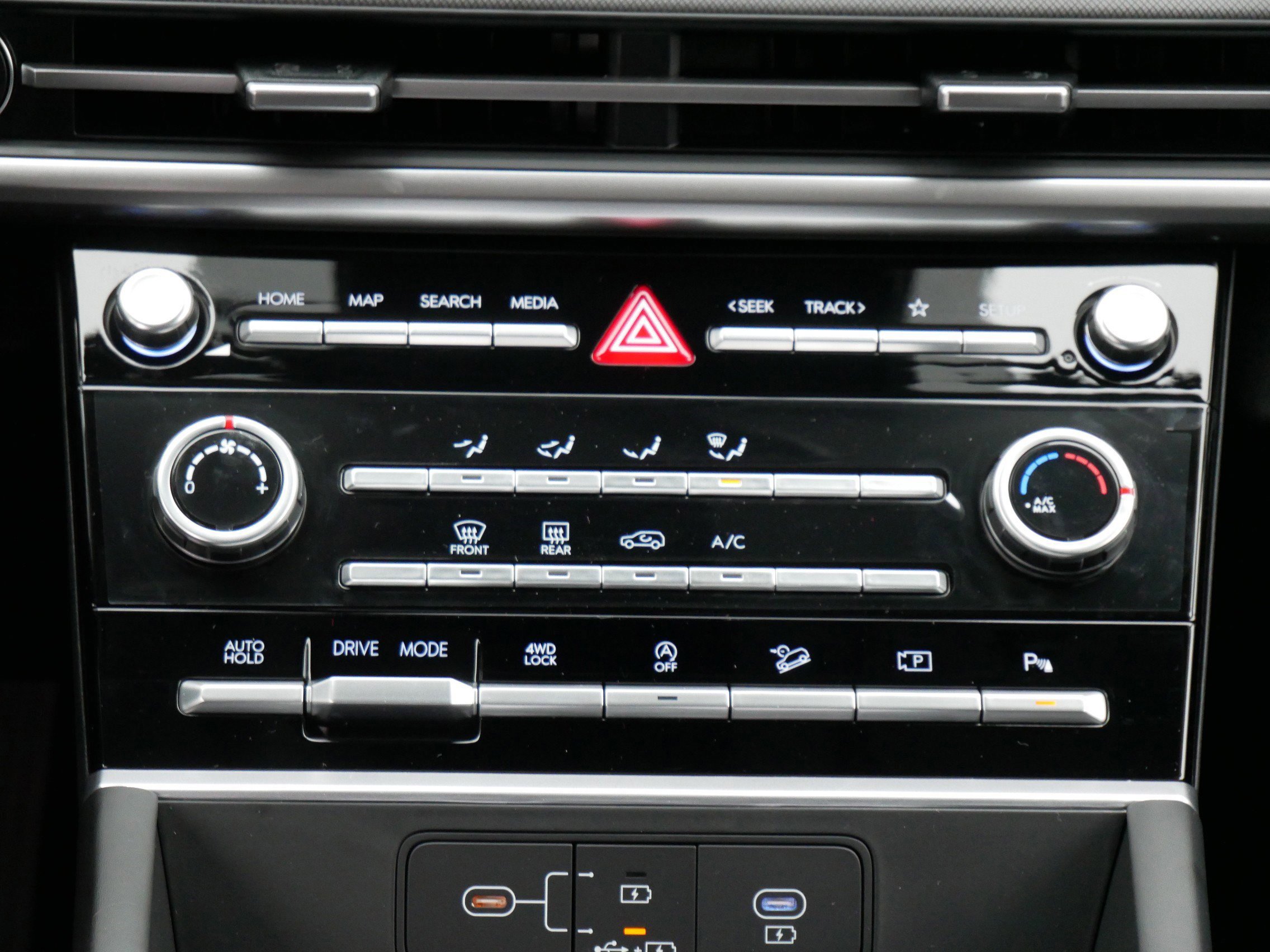 New 2026 Hyundai Santa Fe SE image 11