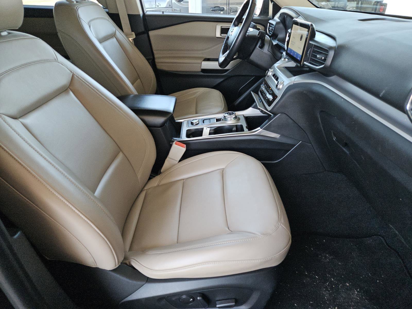 Used 2023 Ford Explorer XLT w/ Equipment Group 202A image 30