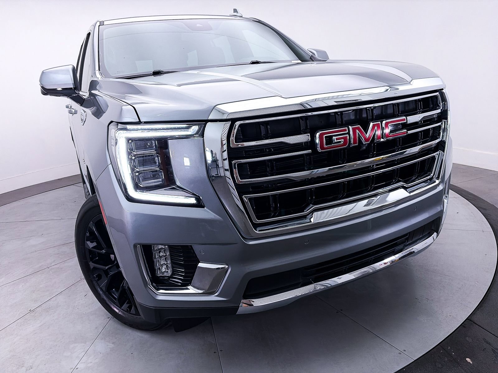 Used 2023 GMC Yukon SLT w/ SLT Premium Package AWD/4WD image 10