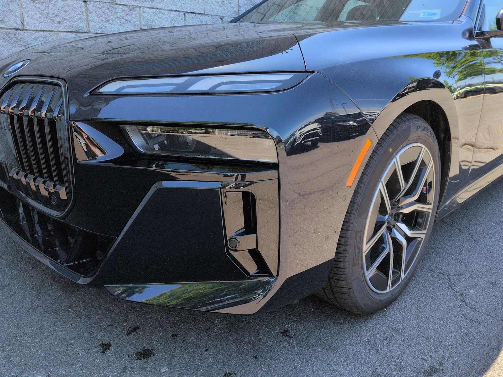 Used 2026 BMW i7 xDrive60 w/ M Sport Package RWD image 11
