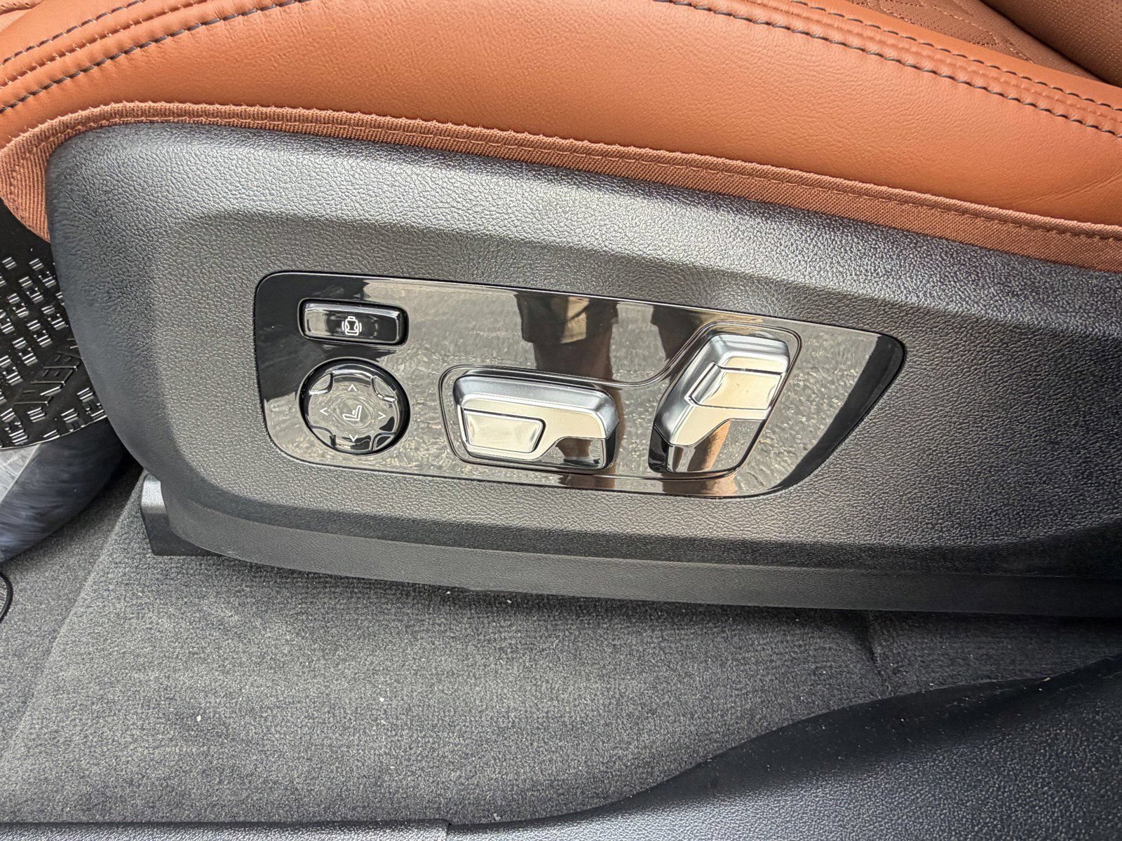 New 2027 BMW X7 M60i AWD/4WD image 24