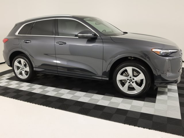 Certified 2025 Audi Q5 Premium Plus w/ Premium Plus AWD/4WD image 6