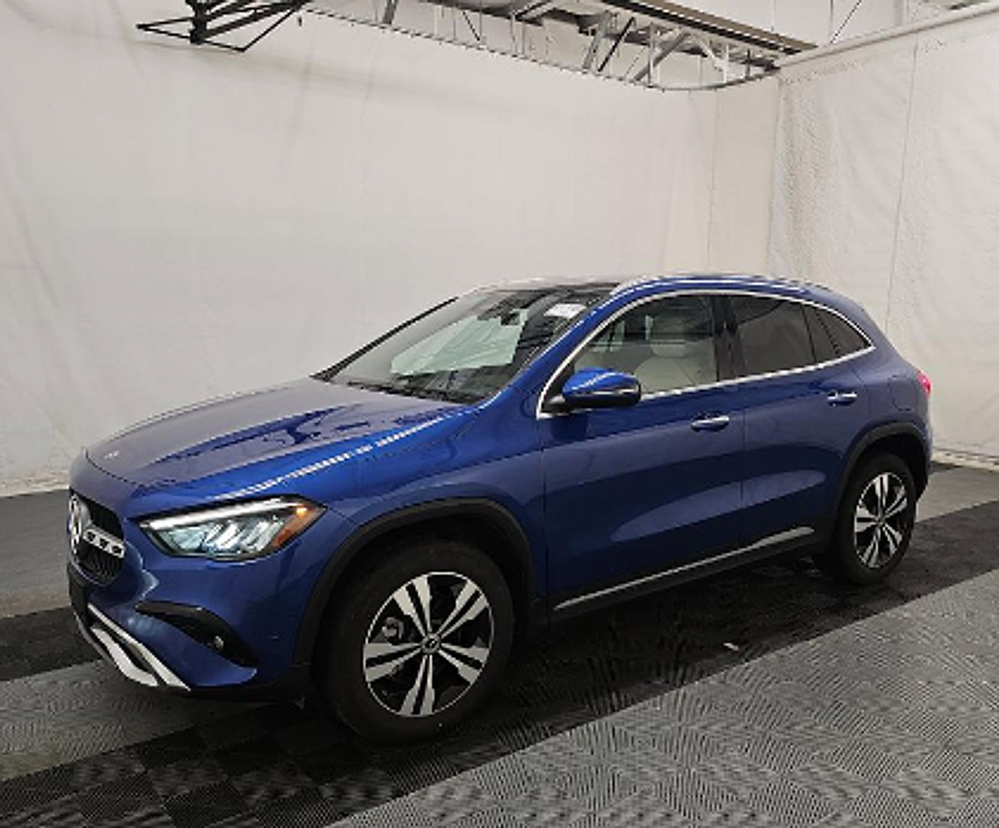 Used 2025 Mercedes-Benz GLA 250 4MATIC w/ Winter Package image 1