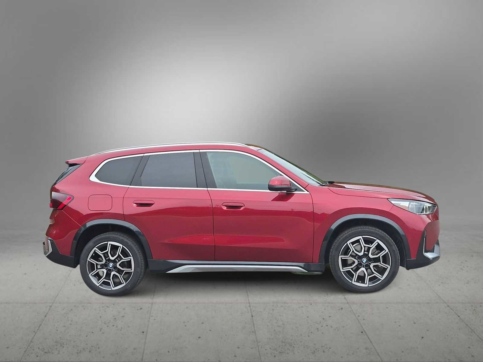 Used 2026 BMW X1 xDrive28i AWD/4WD image 9