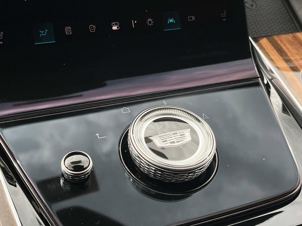 New 2026 Cadillac Escalade Platinum Sport w/ LPO, ONYX Package image 38