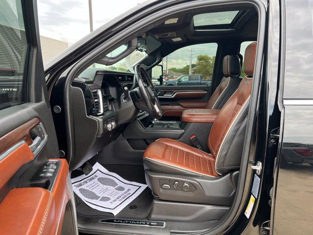 Used 2024 GMC Sierra 3500 Denali Ultimate AWD/4WD image 9