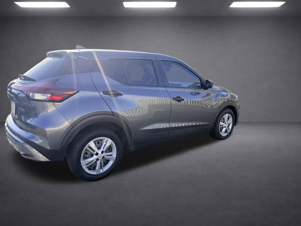 Used 2022 Nissan Kicks S FWD image 10