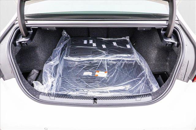 Used 2025 BMW i5 xDrive40 w/ Premium Package image 22