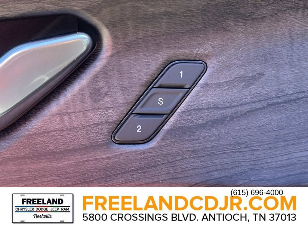 New 2025 Jeep Grand Cherokee L Limited w/ Luxury Tech Group II image 25