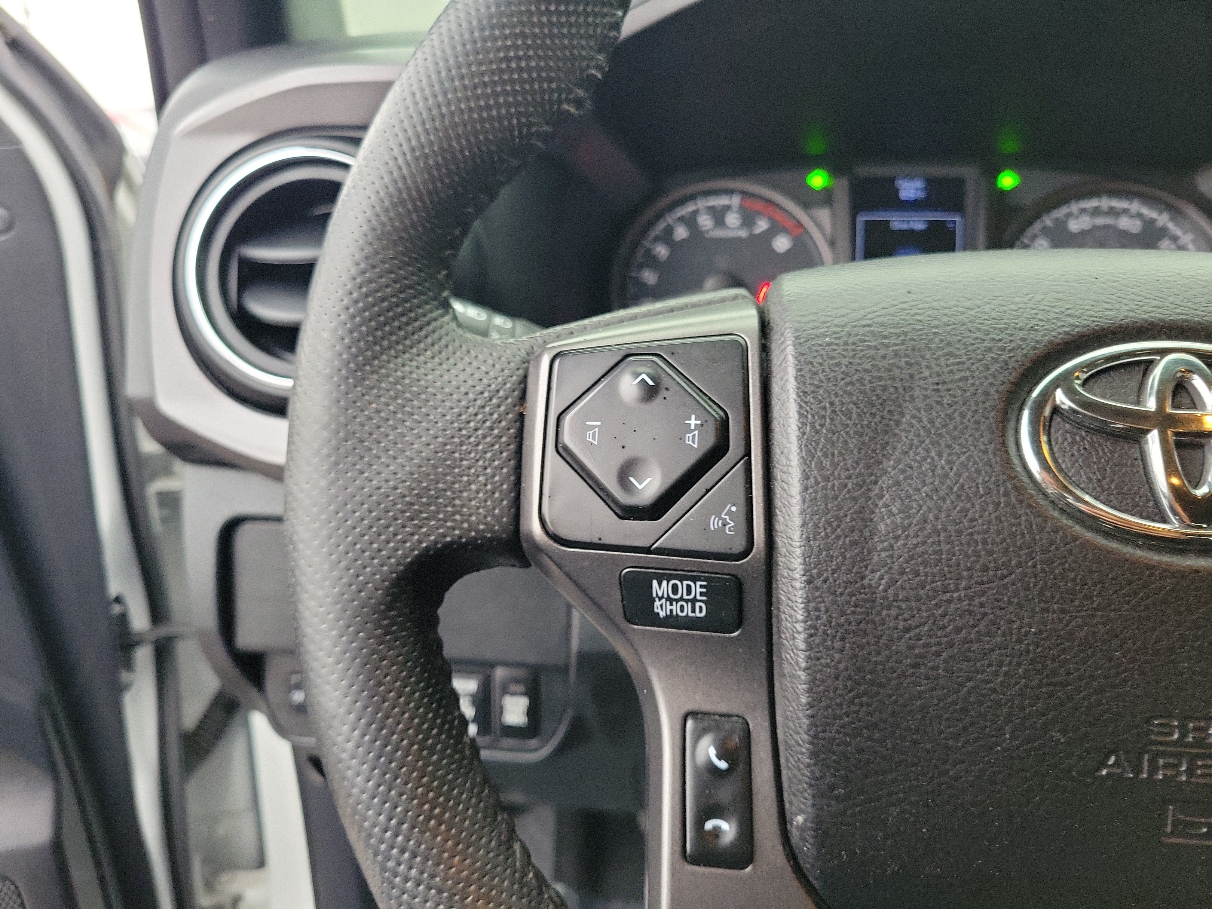 Used 2021 Toyota Tacoma TRD Off-Road AWD/4WD image 22