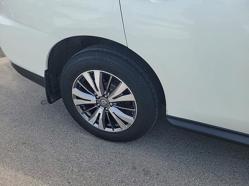 Used 2019 Nissan Pathfinder SV w/ SV Tech Package AWD/4WD image 28