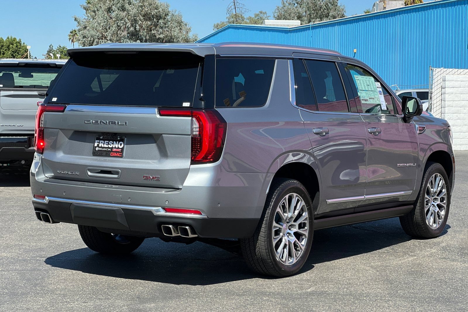 New 2026 GMC Yukon Denali w/ Denali Reserve Package AWD/4WD image 4